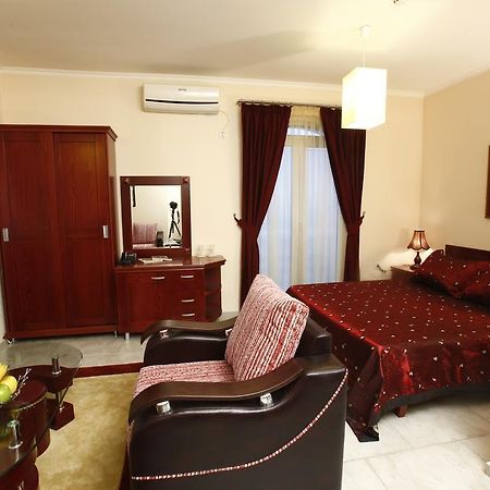 Hotel Luxor Suto Orizari Exterior photo