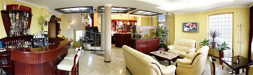 Hotel Luxor Suto Orizari Exterior photo